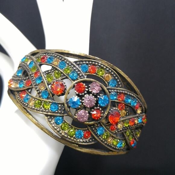 Vintage Rhinestone Antique Gold Tone Hinged Bracelet, 6 3/4 Inches - Picture 8 of 9